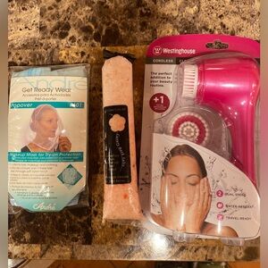 Gift set : Makeup mask, Apricot Bath Salts, Cleansing Facial Brush 3 in 1 basket